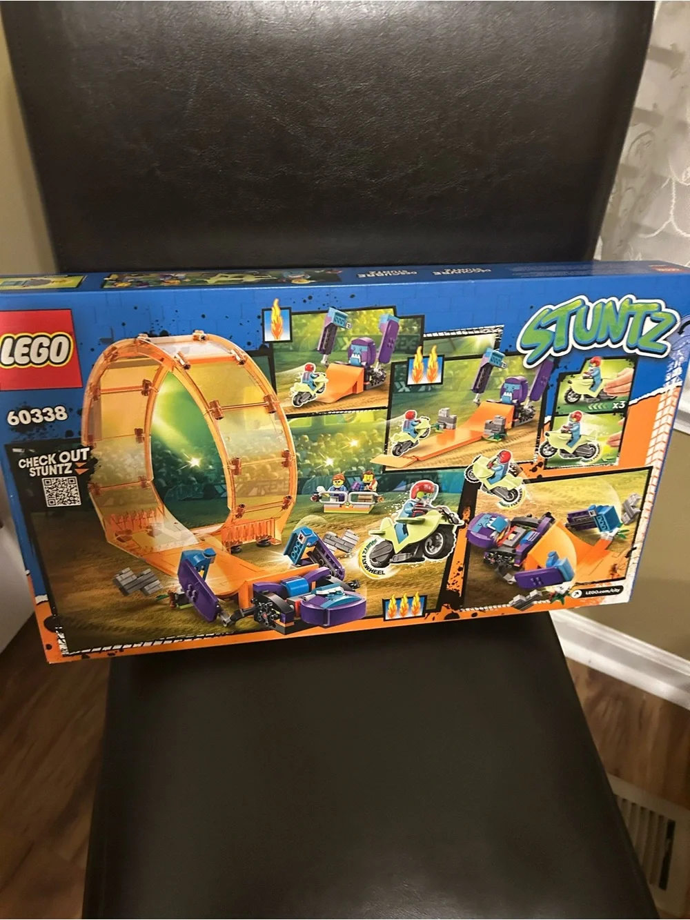 LEGO CITY: Smashing Chimpanzee Stunt Loop (60338)